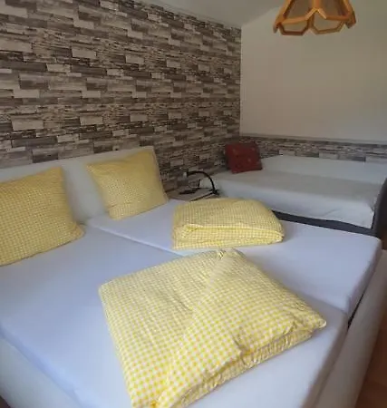 Apia House * Unken