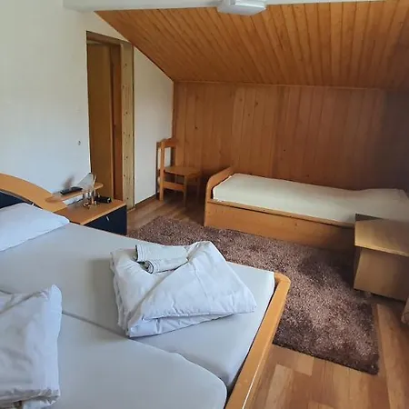 Apia House * Unken